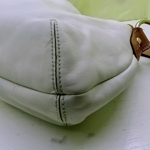 SOLD Coach Pleated SOHO Flap Shoulder Bag F13729 White Brown Leather Silver - Picture 2 of 16